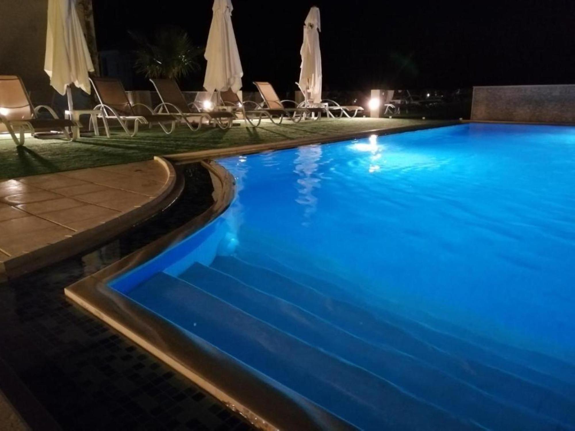 מאלמה Carisa Suites And Apartments מראה חיצוני תמונה